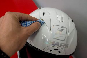 como lavar un casco